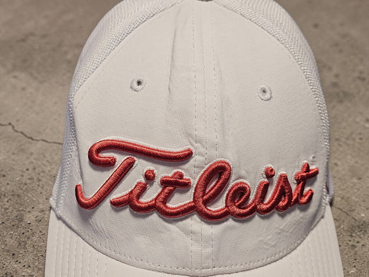 Titleist x New Era Pro V1 Performance Mesh Cap ⛳