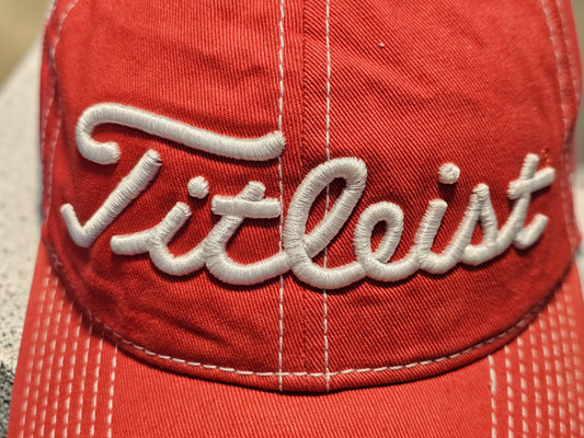 🧢 Titleist Golf Cap – Vintage Style Pro V1 & FootJoy Edition