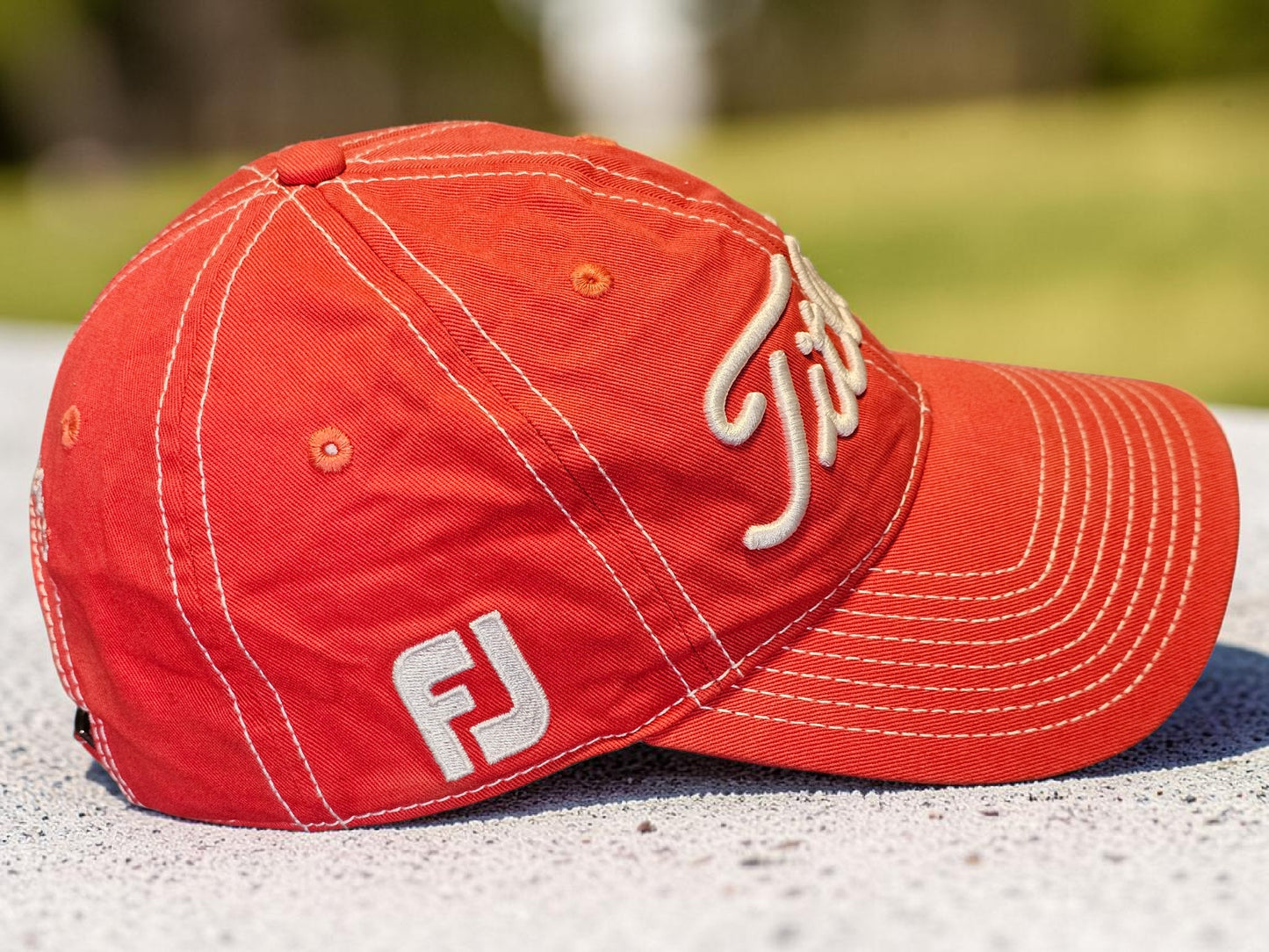 🧢 Titleist Golf Cap – Vintage Style Pro V1 & FootJoy Edition