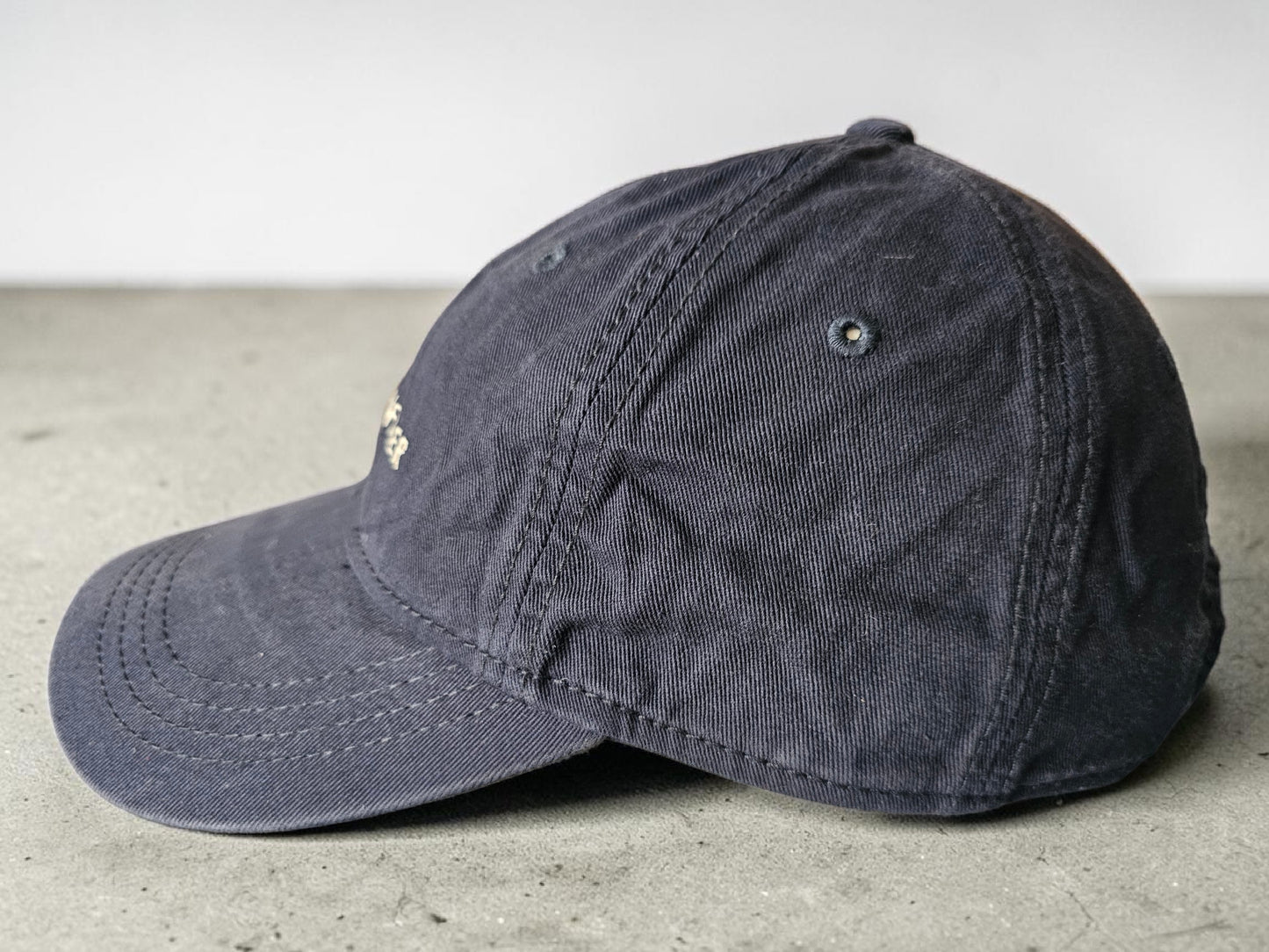 Tommy Hilfiger Vintage Dad Cap – Dunkelblau mit Leder-Strapback – 100% Baumwolle – One Size